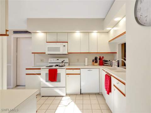 355 Bay Forest Dr 3A, Naples FL - photo 8 of 39
