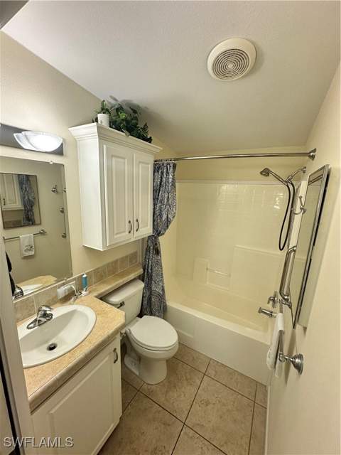 1514 Diamond Lake Cir, Naples FL - photo 13 of 21