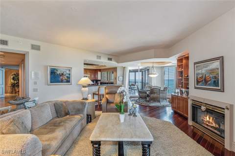 8477 Bay Colony Dr 902, Naples FL - photo 6 of 34