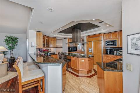 8477 Bay Colony Dr 902, Naples FL - photo 8 of 34