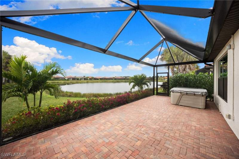 2 bedroom Attached at 1511 Oceania Dr S, Artesia, Naples — photo 4
