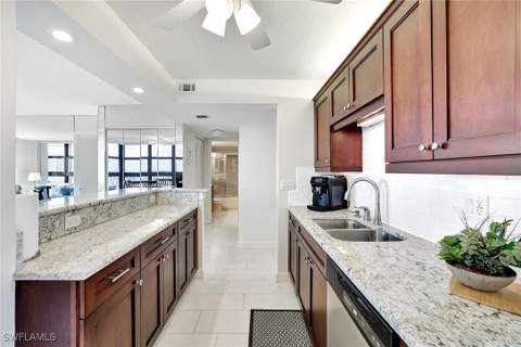 260 Seaview Ct 906, Marco Island FL - photo 9 of 37