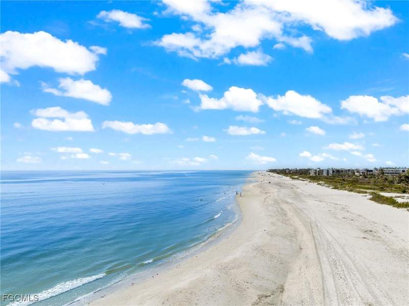 1 bedroom Condominium at 845 E Gulf Dr 142, Sanibel Moorings Condo, Sanibel — photo 3