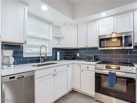 4613 SE 5th Ave 108, Cape Coral FL - photo 6 of 24
