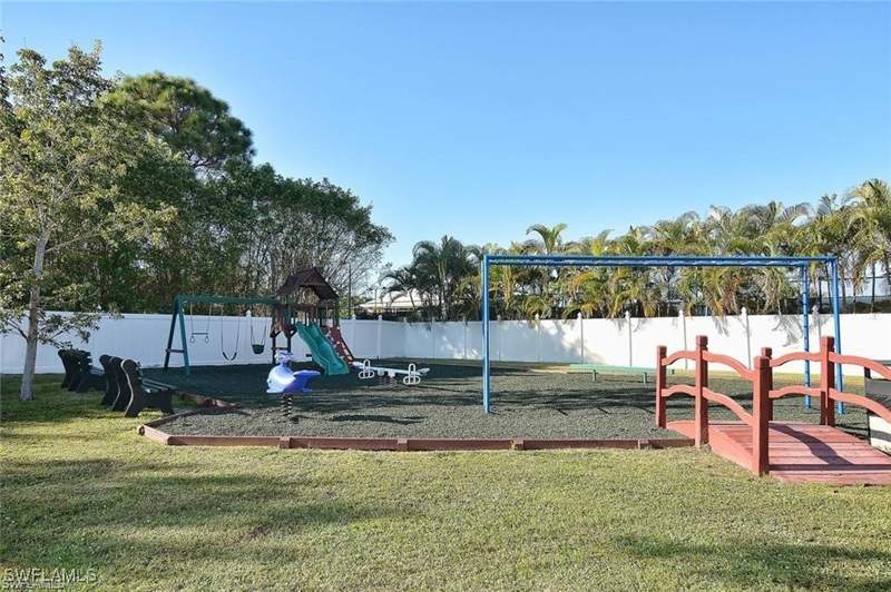 2 bedroom Condominium at 1380 Sweetwater Cv 102, Sweetwater Bay, Naples — photo 4