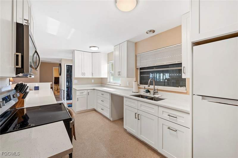 3 bedroom SingleFamilyResidence at 49 Fairview Blvd, Fairview Isles, Fort Myers Beach — photo 4