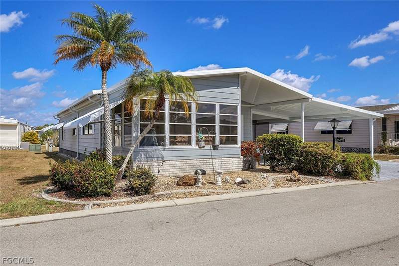 2 bedroom ManufacturedHome at 108 Snead Dr, Six Lakes Country Club, North Fort Myers — photo 3