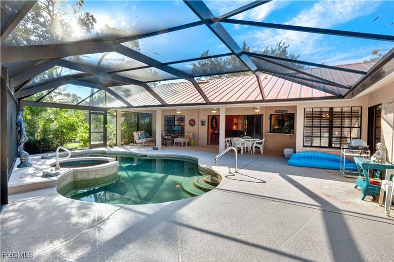 3 bedroom SingleFamilyResidence at 15830 Gleneagle Ct, McGregor Woods, Fort Myers — photo 4