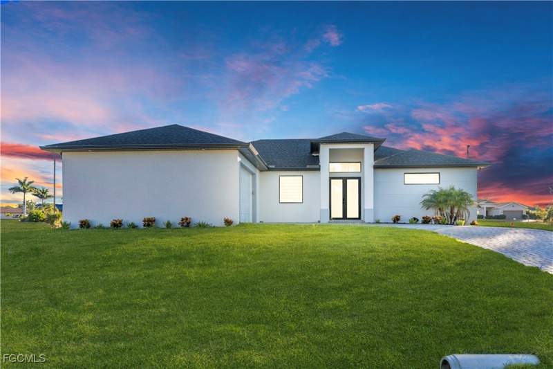4 bedroom SingleFamilyResidence at 911 NW 37th Pl, Cape Coral, Cape Coral — photo 2