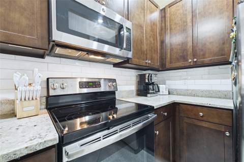 15821 Portofino Springs Blvd 102, Fort Myers FL - photo 22 of 37