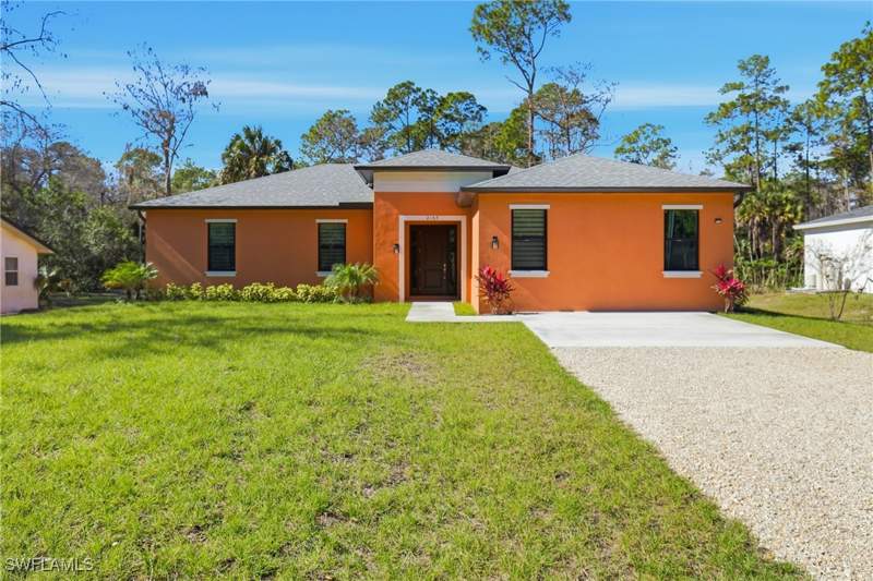 4 bedroom SingleFamilyResidence at 2167 Della Dr, Naples Farm Sites, Naples — photo 2
