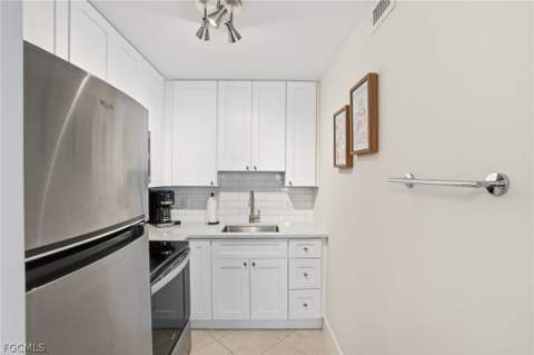 1295 Gulf Shore Blvd S 134, Naples FL - photo 11 of 36