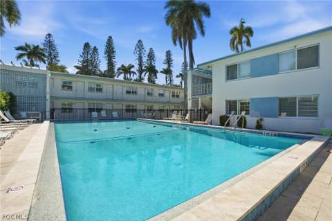 1295 Gulf Shore Blvd S 134, Naples FL - photo 21 of 36