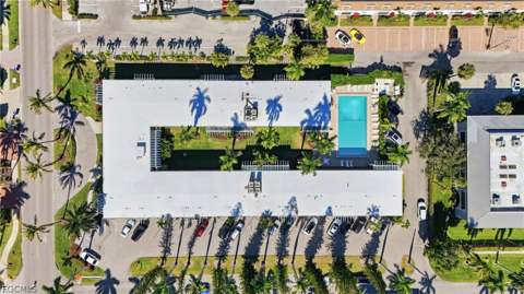1295 Gulf Shore Blvd S 134, Naples FL - photo 22 of 36