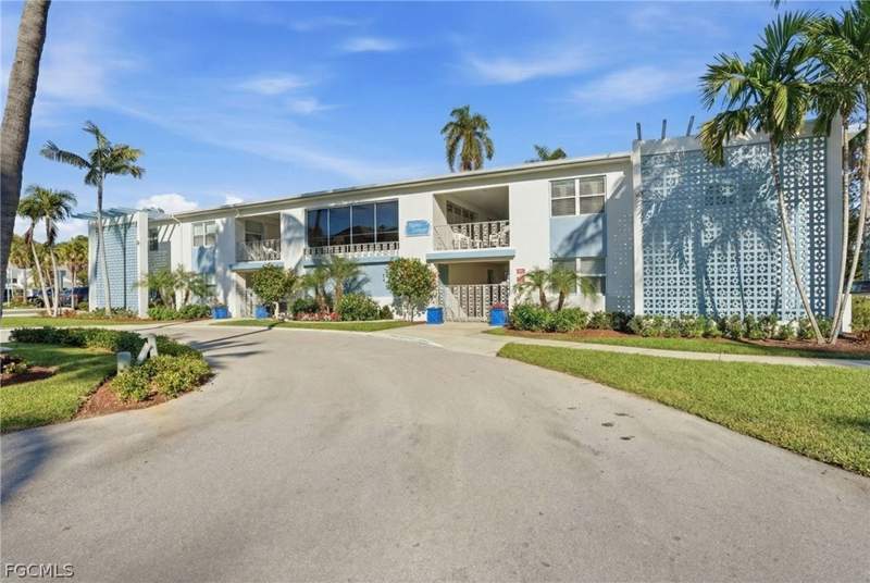 2 bedroom Condominium at 1295 Gulf Shore Blvd S 134, Mariner, Naples — photo 4