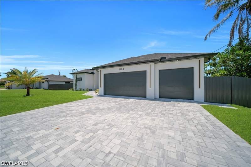 4 bedroom SingleFamilyResidence at 1114 SW 8th Pl, Cape Coral, Cape Coral — photo 4