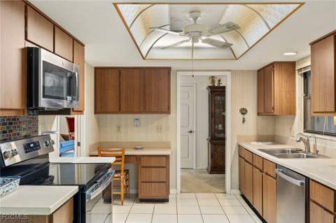 5665 Arvine Cir, Fort Myers FL - photo 10 of 41