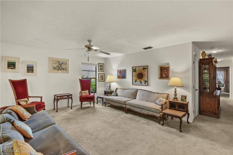 3 bedroom Attached at 5665 Arvine Cir, Whiskey Creek Village Green, Fort Myers — photo 4