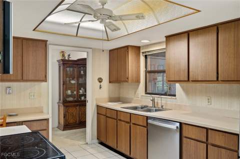 5665 Arvine Cir, Fort Myers FL - photo 9 of 41