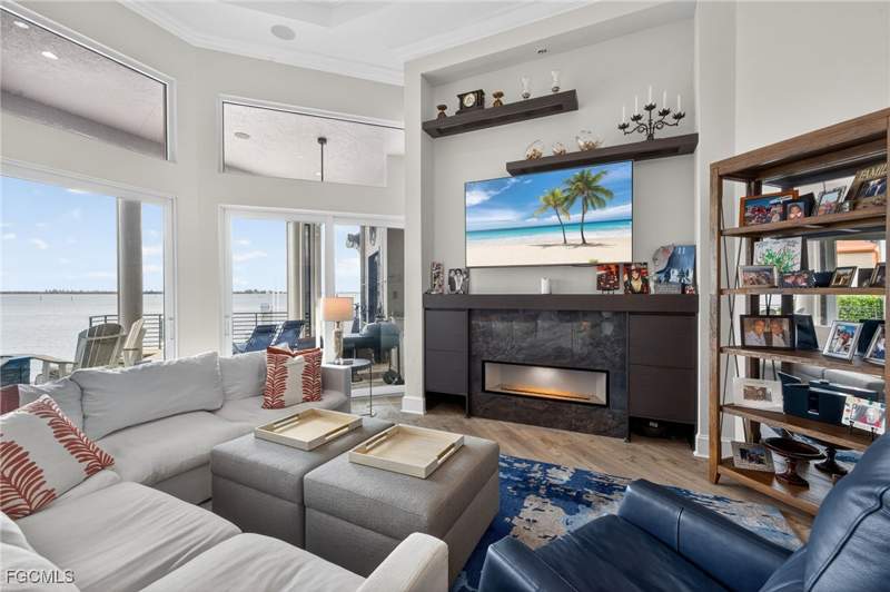 5 bedroom SingleFamilyResidence at 15411 Catalpa Cove Ln, Catalpa Cove, Fort Myers — photo 4