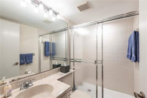 5665 Trailwinds Dr 615, Fort Myers FL - photo 12 of 27