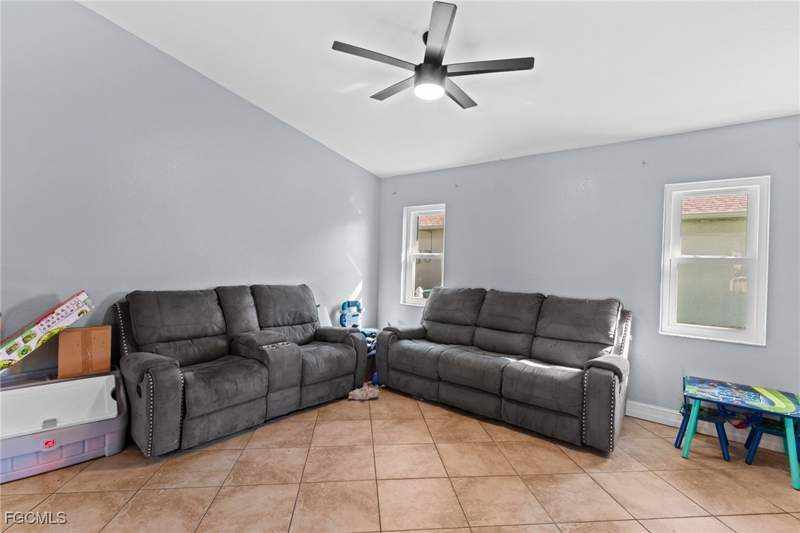 3 bedroom SingleFamilyResidence at 1532 NE 34th Ln, Cape Coral, Cape Coral — photo 4