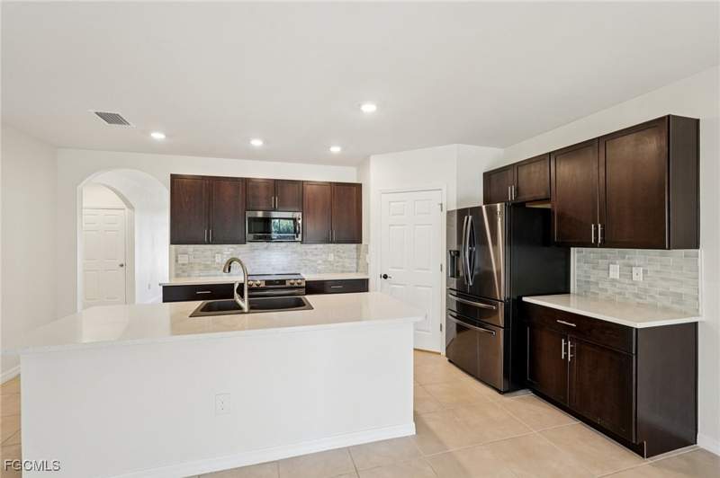 4 bedroom SingleFamilyResidence at 2188 Pigeon Plum Way, Magnolia Landing, North Fort Myers — photo 4