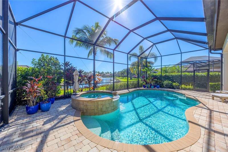3 bedroom SingleFamilyResidence at 6550 Roma Way, Lakoya, Naples — photo 2