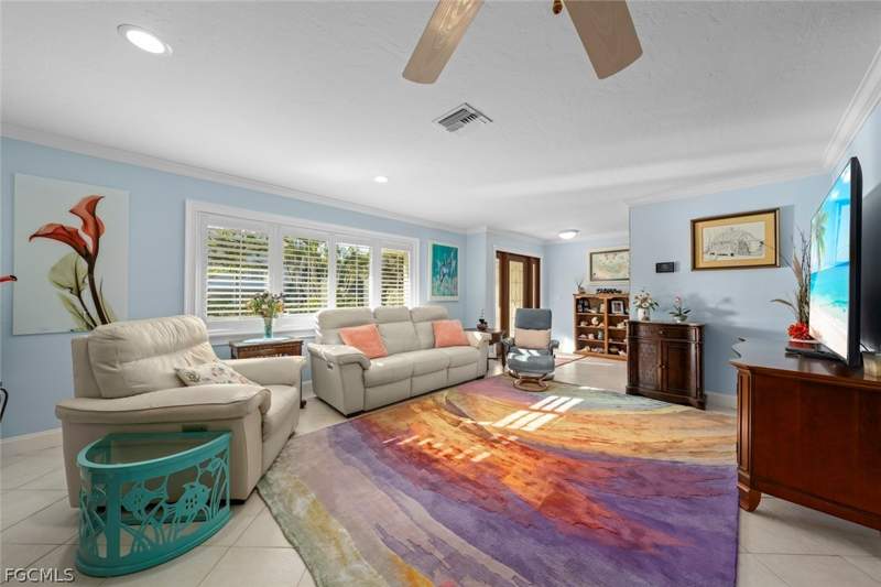 3 bedroom SingleFamilyResidence at 1056 S Yachtsman Dr, Sanibel Estates, Sanibel — photo 3