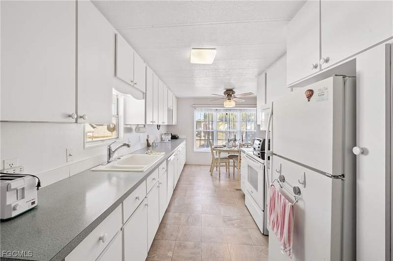 2 bedroom ManufacturedHome at 77 Snead Dr, Six Lakes Country Club, North Fort Myers — photo 5