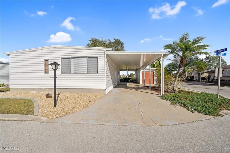 2 bedroom ManufacturedHome at 274 Boros Dr, Six Lakes Country Club, North Fort Myers — photo 3