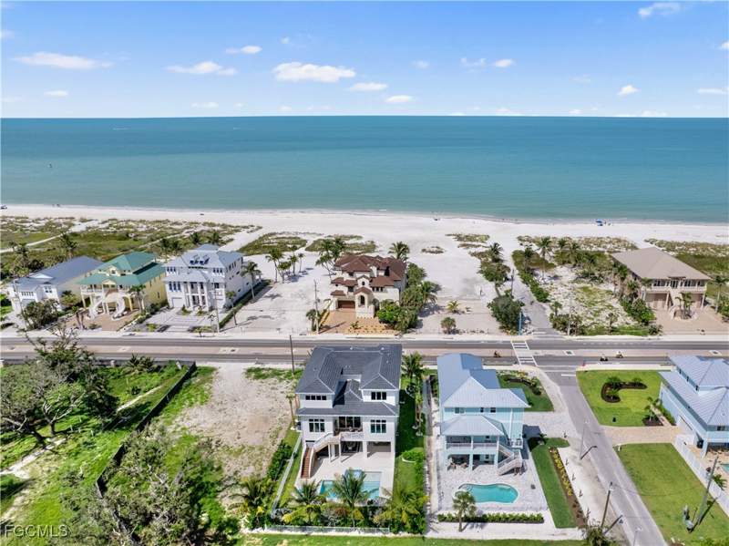 4 bedroom SingleFamilyResidence at 5921 Estero Blvd, McPhie Park, Fort Myers Beach — photo 3