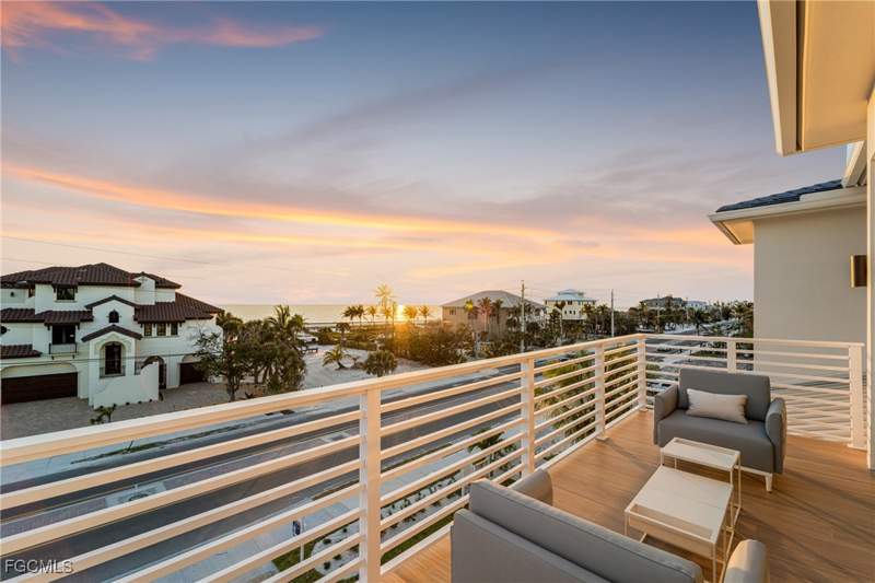4 bedroom SingleFamilyResidence at 5921 Estero Blvd, McPhie Park, Fort Myers Beach — photo 4