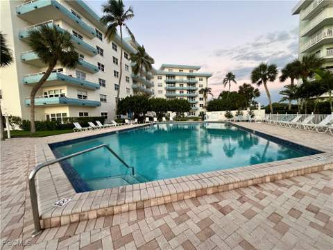 220 Seaview Ct 504, Marco Island FL - photo 22 of 29