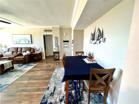 220 Seaview Ct 504, Marco Island FL - photo 7 of 29