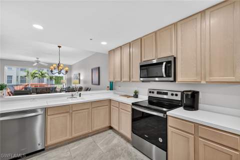 3522 Haldeman Creek Dr 4-121, Naples FL - photo 15 of 44