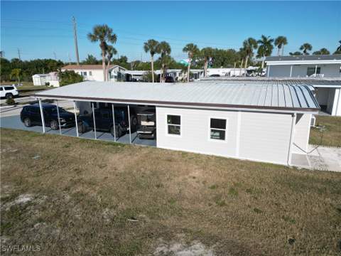 11381 Bayside Blvd, Fort Myers Beach FL - photo 6 of 34