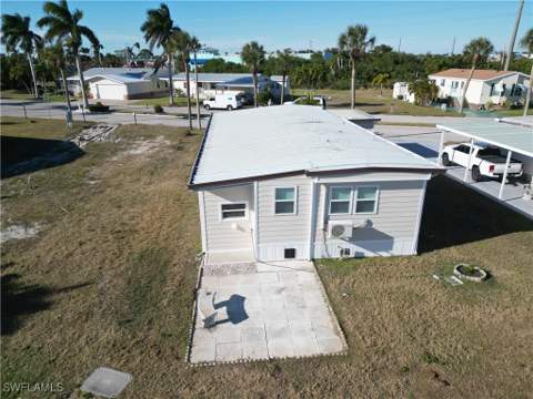 11381 Bayside Blvd, Fort Myers Beach FL - photo 7 of 34