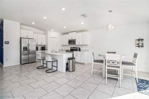 4054 San Clemente Ct, North Fort Myers FL - photo 7 of 26