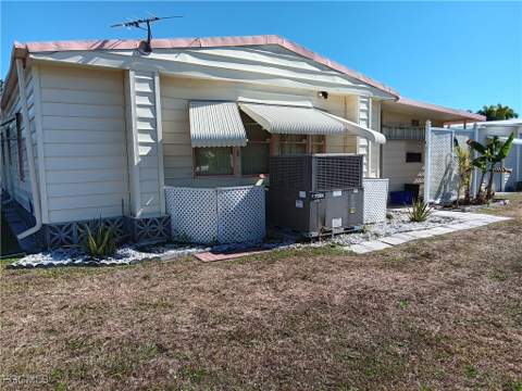 610 Friendly Pl, North Fort Myers FL - photo 15 of 17
