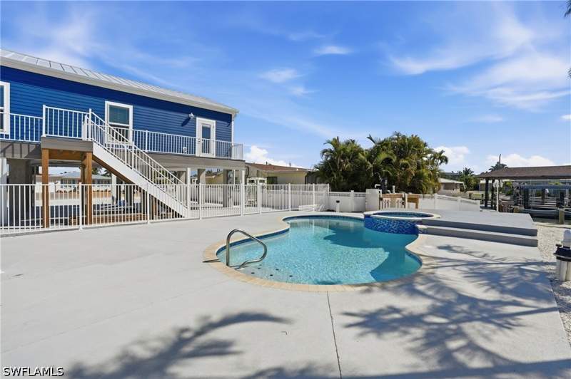 3 bedroom SingleFamilyResidence at 1 Fairview Blvd, Fairview Isles, Fort Myers Beach — photo 3