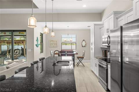 624 NW 2nd Ter, Cape Coral FL - photo 13 of 47
