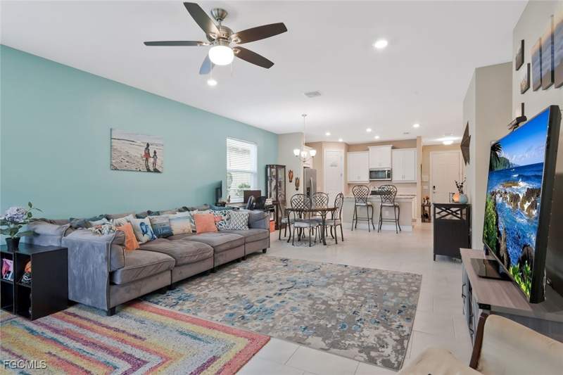 2 bedroom SingleFamilyResidence at 836 Heather Lake Ave, Stonewater, Cape Coral — photo 4