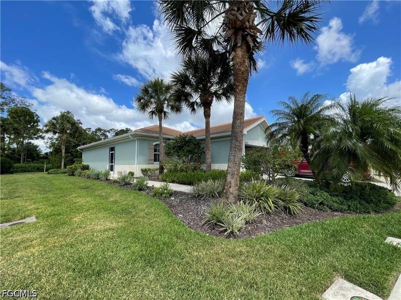 2 bedroom SingleFamilyResidence at 10640 Camarelle Cir, Camarelle, Fort Myers — photo 3