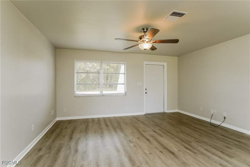 3 bedroom SingleFamilyResidence at 19116 Coconut Rd, San Carlos Park, Fort Myers — photo 4