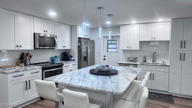 2 bedroom ManufacturedHome at 5524 Ben Franklin Ln, Old Bridge Village, North Fort Myers — photo 2