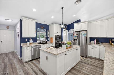 2807 52nd St SW, Lehigh Acres FL - photo 11 of 26