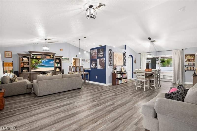 4 bedroom SingleFamilyResidence at 2807 52nd St SW, Lehigh Acres, Lehigh Acres — photo 3