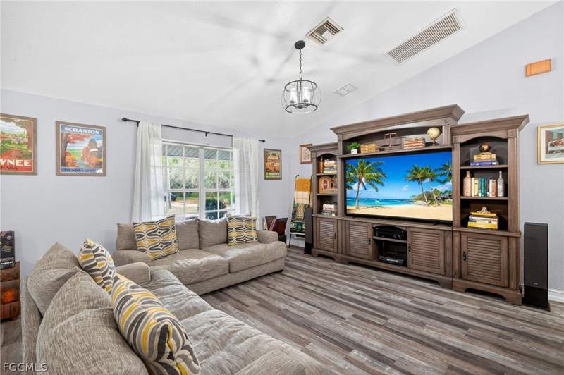 4 bedroom SingleFamilyResidence at 2807 52nd St SW, Lehigh Acres, Lehigh Acres — photo 4