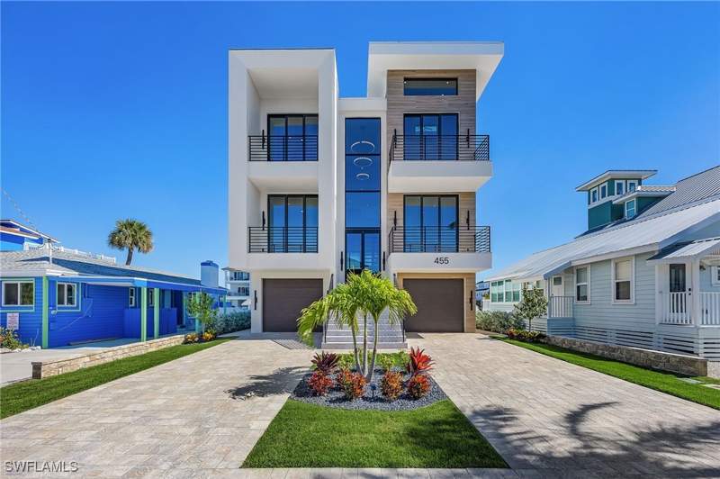 6 bedroom SingleFamilyResidence at 455 Palermo CIR, VENETIAN GARDENS, Fort Myers Beach — photo 1